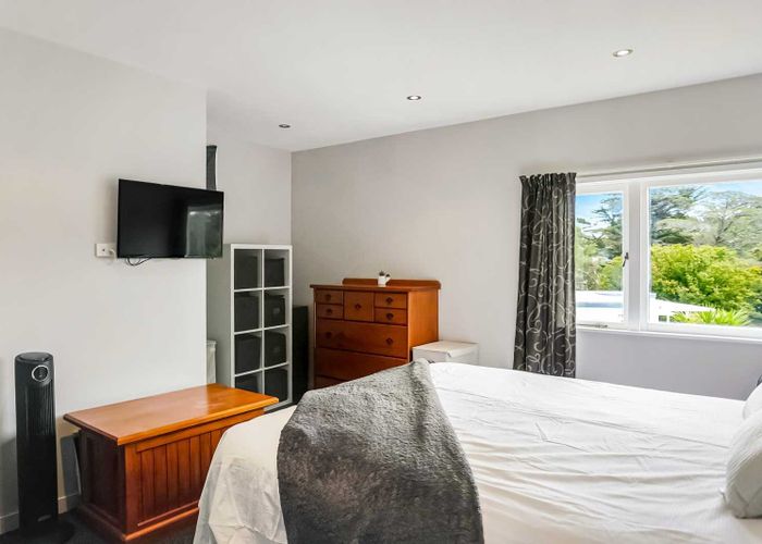  at 14 Fairmount Road, Titirangi, Waitakere City, Auckland