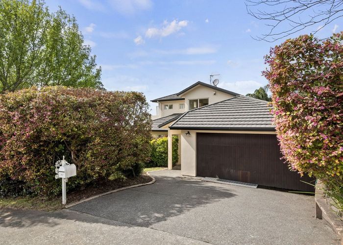  at 8 Greenleaf Way, Northcross, Auckland
