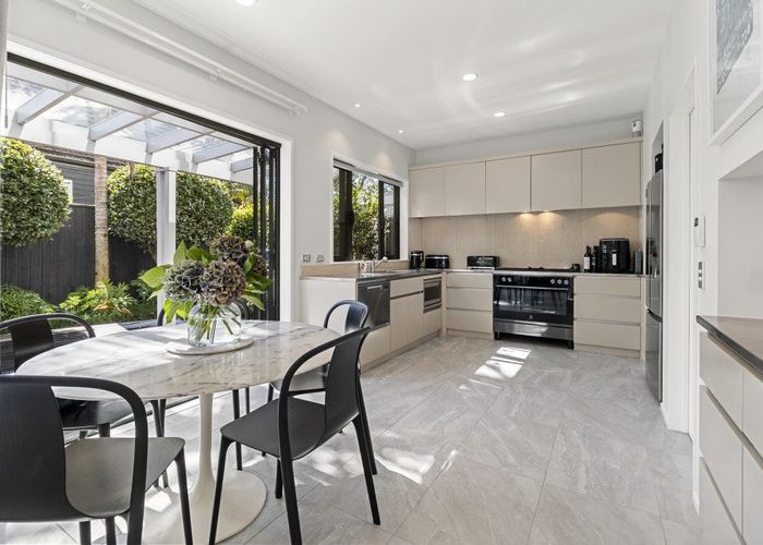  at 4/5 Hepburn Street, Freemans Bay, Auckland