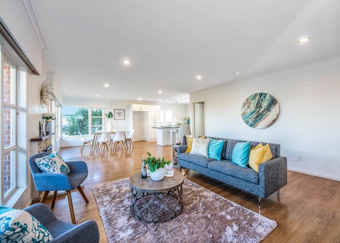  at 10 Edgeworth Close, Glenfield, North Shore City, Auckland