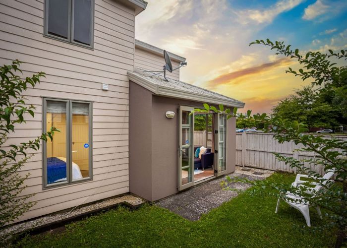  at 37 Verdale Circle, Glen Eden, Waitakere City, Auckland