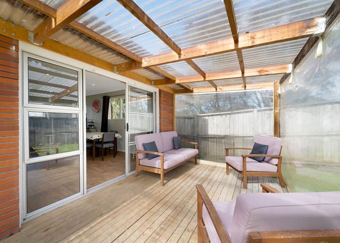  at 2/2 Kashmir Road, Glen Eden, Auckland
