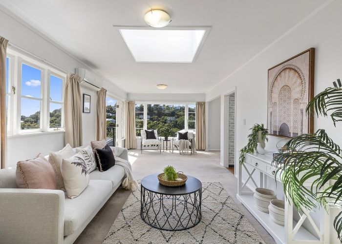  at 2A Raroa Crescent, Northland, Wellington