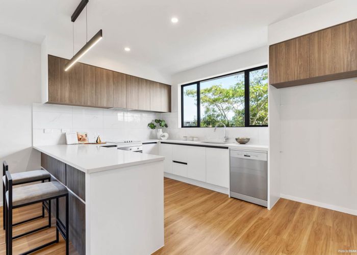  at 421C Glenfield Road, Glenfield, Auckland