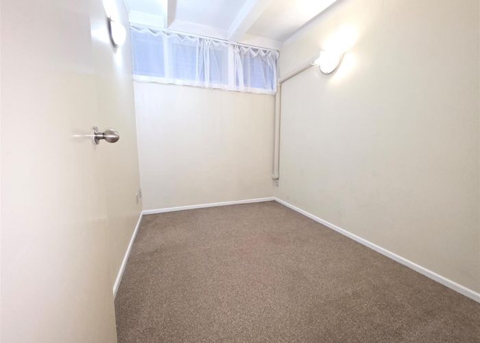  at 2/127 Seabrook Avenue, New Lynn, Waitakere City, Auckland