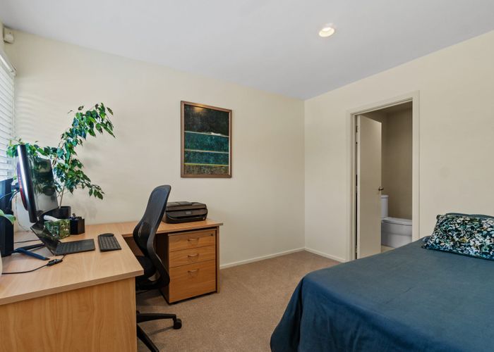  at 2/20A Matai Road, Greenlane, Auckland City, Auckland