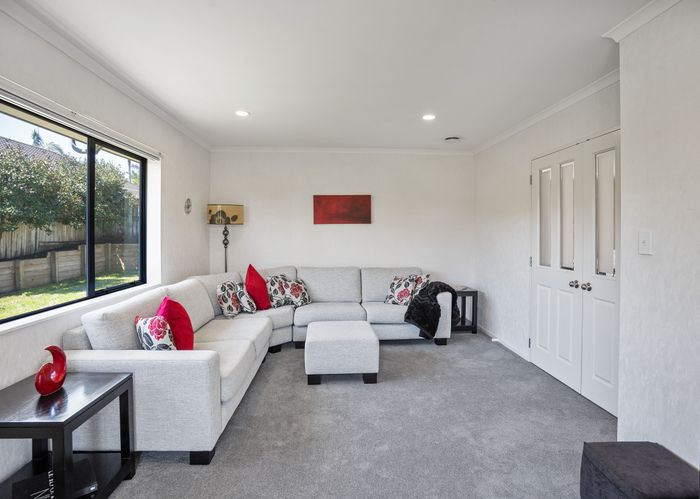  at 11 Nad Place, East Tamaki Heights, Auckland