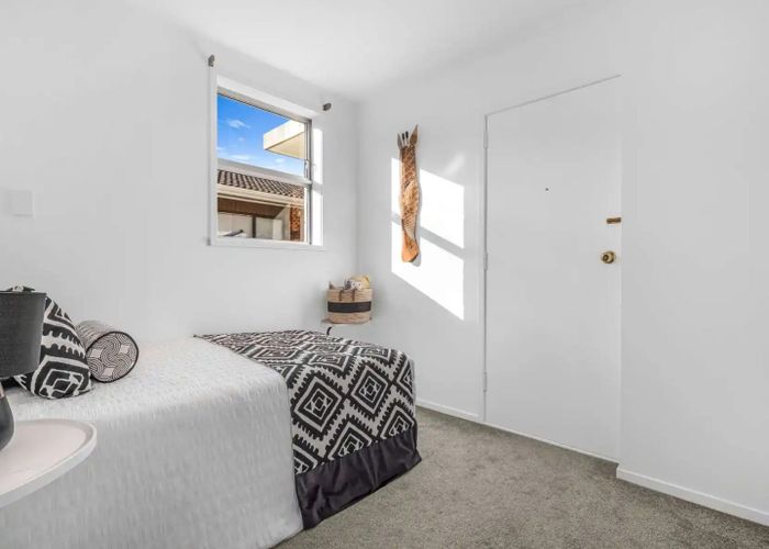  at 2/485 Blockhouse Bay Road, Blockhouse Bay, Auckland City, Auckland