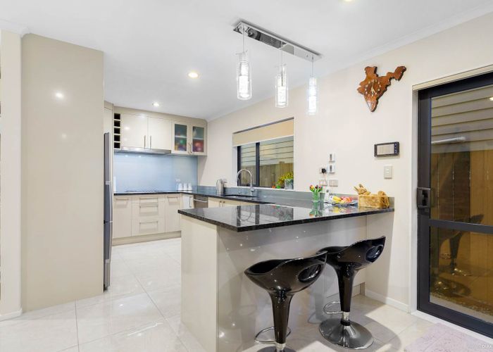  at 8 Evelina Lane, Flat Bush, Auckland