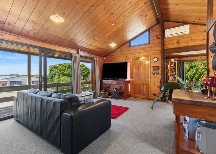  at 38 Endeavour Avenue, Welcome Bay, Tauranga, Bay Of Plenty