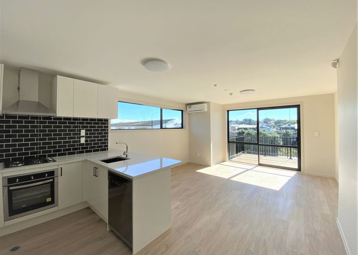  at 12/7 Stamford Park Road, Mount Roskill, Auckland City, Auckland