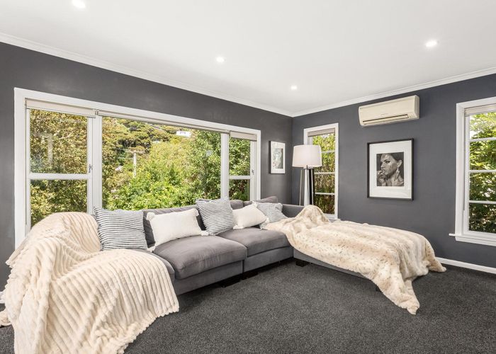  at 17 Kiriwai Road, Paremata, Porirua