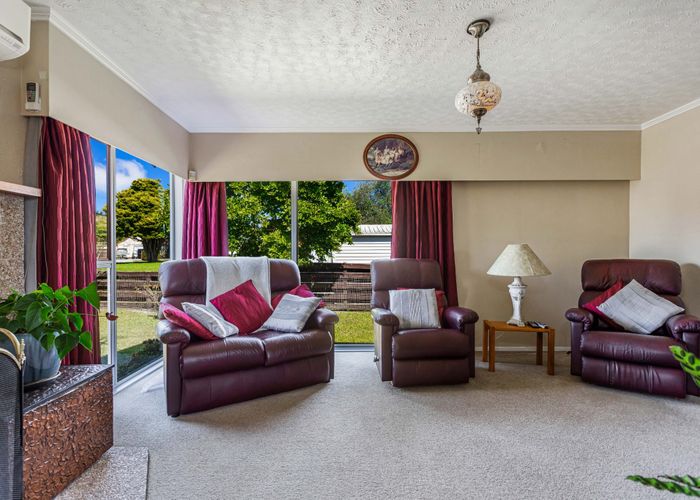  at 11 Newland Grove, Henderson, Auckland