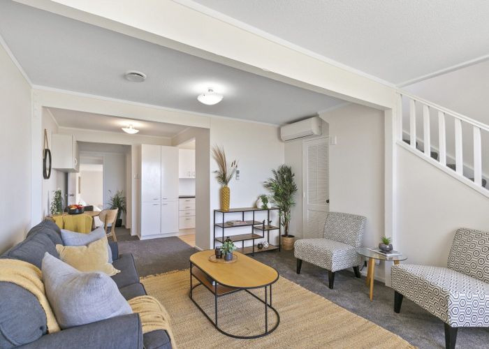  at 5B Sunhaven Drive, Newlands, Wellington