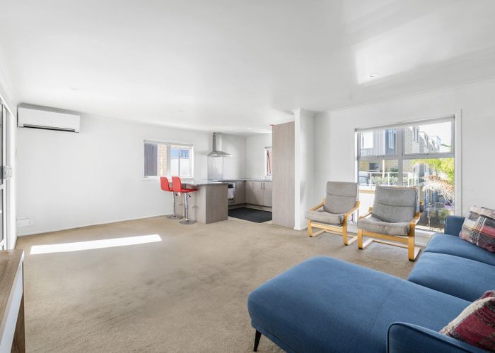  at 1/9 Vialou Street, Hamilton Central, Hamilton