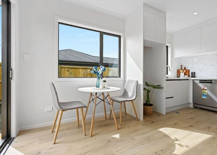  at 2/48 Heath Street, St Andrews, Hamilton