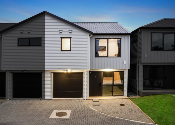  at 4/149 Tirimoana Road, Te Atatu South, Waitakere City, Auckland