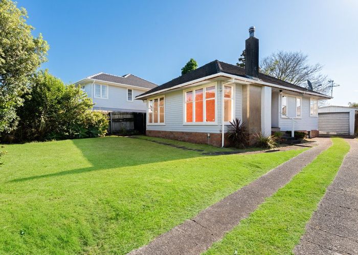  at 22 London Street, Te Atatu Peninsula, Auckland