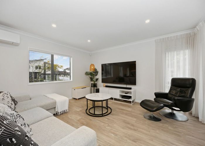  at 16A Cairngorm Place, Highland Park, Manukau City, Auckland