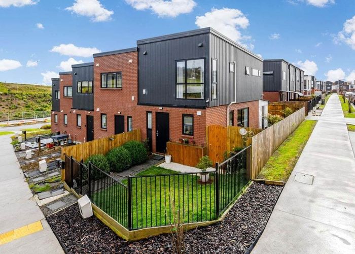  at 39 Hearth Street, Flat Bush, Manukau City, Auckland