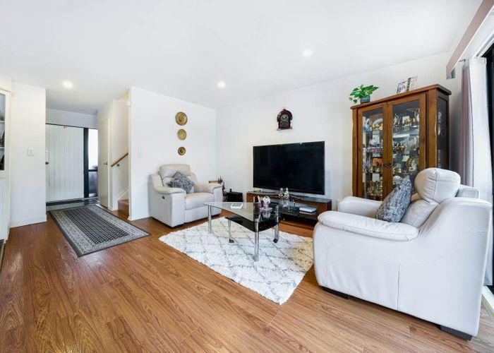  at 8/427 Albany Highway, Albany, North Shore City, Auckland