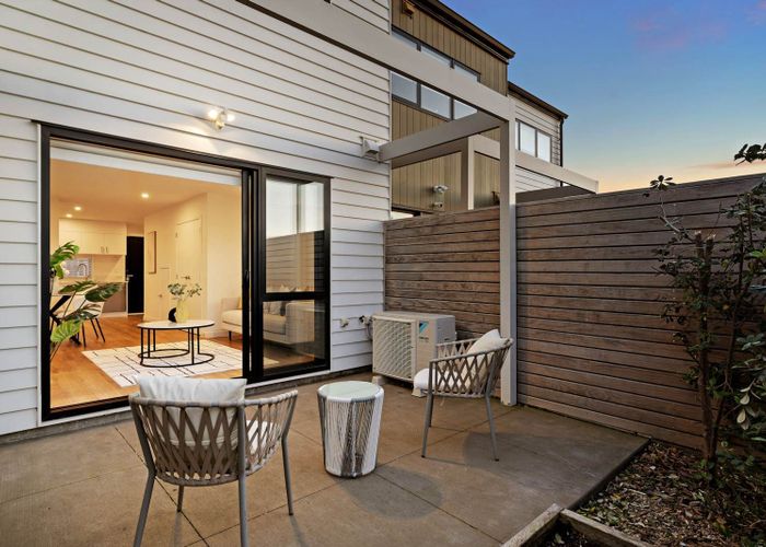  at 7/35 Garadice Road, Rothesay Bay, North Shore City, Auckland