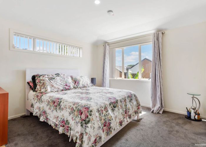  at 4/20 Fields Parade, Oteha, Auckland