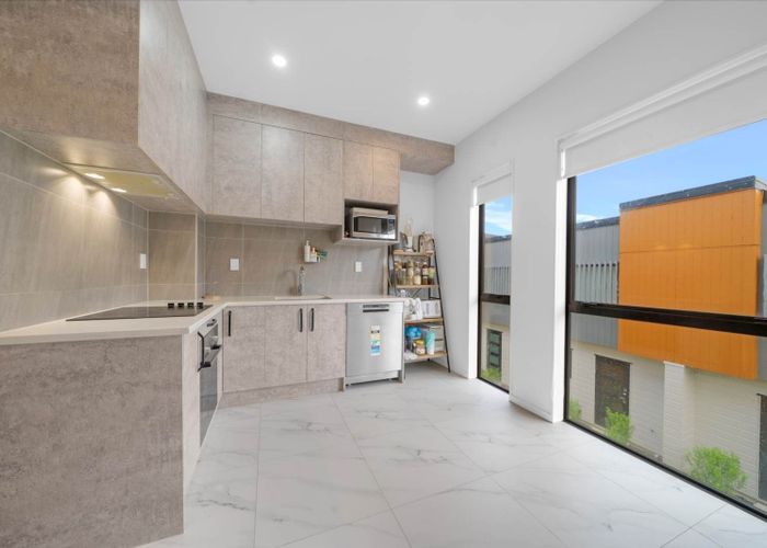  at 16 Fantail Place, Avondale, Auckland City, Auckland