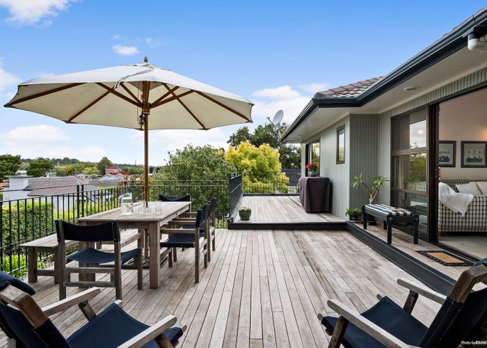  at 16 Brookland Place, Remuera, Auckland