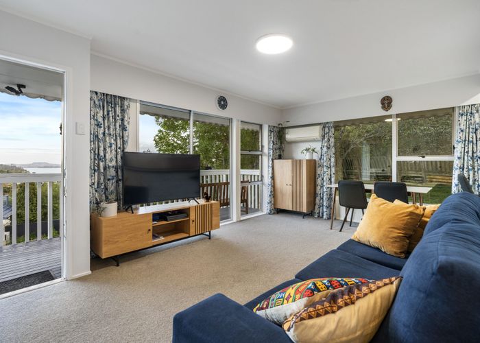  at 1/12 Anchor Place, Beach Haven, Auckland