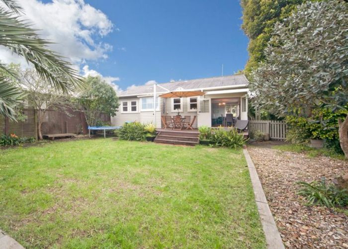  at 15 Hull Place, Onehunga, Auckland