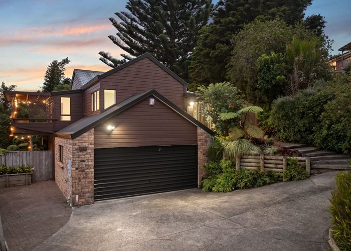  at 4/33 Teal Crescent, Beach Haven, Auckland