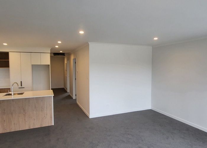  at 302/32 Shortfin Place, Flat Bush, Manukau City, Auckland