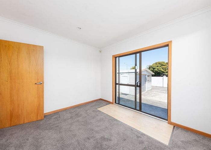  at 122 Yaldhurst Road, Sockburn, Christchurch City, Canterbury