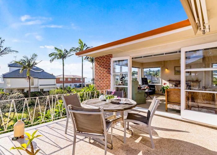  at 7 Luke Place, Eastern Beach, Auckland