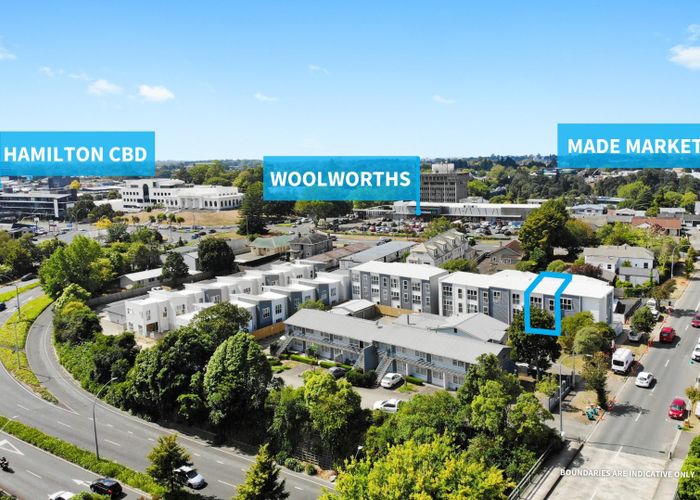  at 2/4 Palmerston Street, Hamilton Central, Hamilton