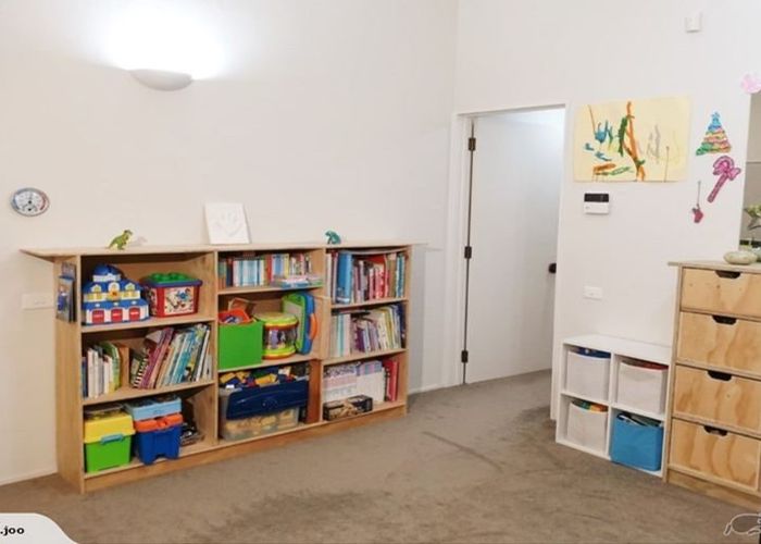  at 2/29 Seine Road, Forrest Hill, North Shore City, Auckland