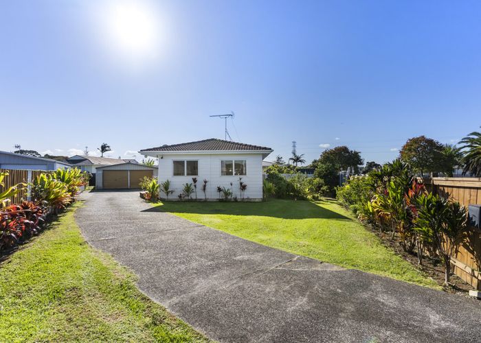  at 60 Wakefield Road, Favona, Auckland