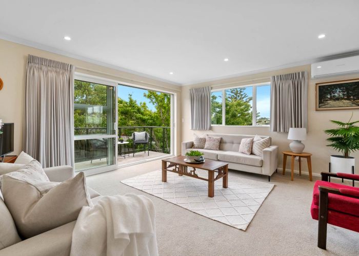  at 12 Kiteroa Terrace, Rothesay Bay, Auckland