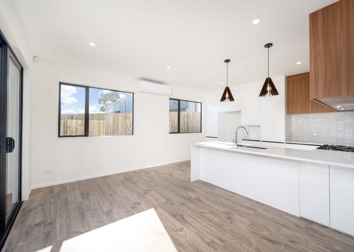  at 4 Ropata Avenue, Point England, Auckland