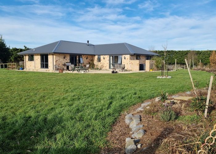  at 887 Depot Road, View Hill, Oxford