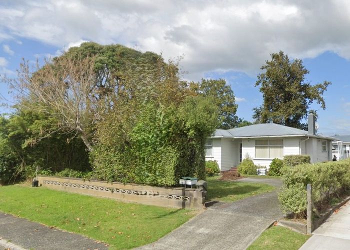  at 21 Te Kanawa Crescent, Henderson, Auckland