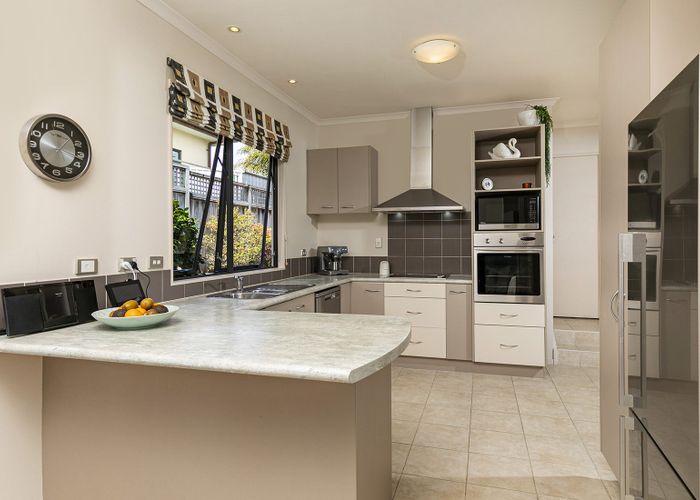  at 9 Maryann Place, Greenhithe, Auckland