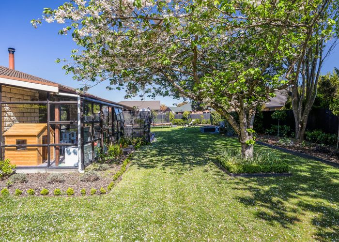  at 4 Woodfield Place, Woodend, Woodend