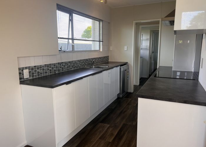  at 2/51 Gardiners Road, Bishopdale, Christchurch City, Canterbury