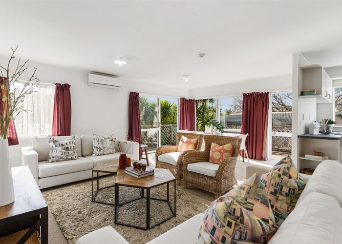  at 2/27 Withers Road, Glen Eden, Auckland