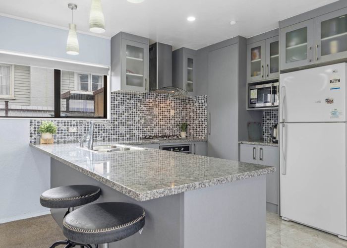  at 2/86 Alfriston Road, Manurewa East, Manukau City, Auckland