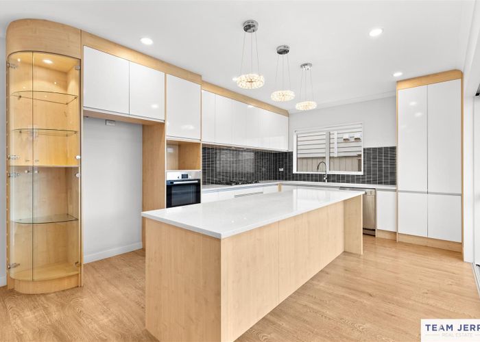  at 233 Murphys Road, Flat Bush, Manukau City, Auckland