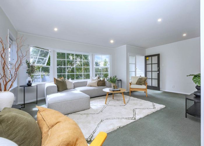  at 2 Pendlebury Street, Green Bay, Waitakere City, Auckland