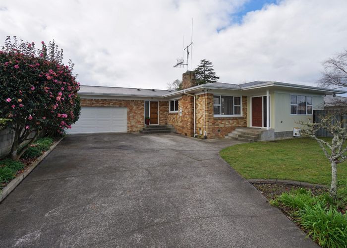  at 2 Dover Road, St Andrews, Hamilton